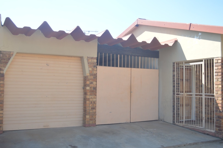 3 Bedroom Property for Sale in La Hoff North West